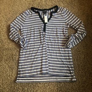 NWT Gap long sleeve tee, size L, great basic!